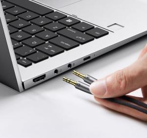 Ugreen Ugreen kabel rozdzielacz AUX 3,5 mm mini jack (żeński) - 2x 3,5 mm mini jack (męski - mikrofon i słuchawki) srebrny (AV193 50255 2