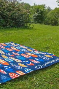 Lifesystems Picnic Blanket, Surfboards 4