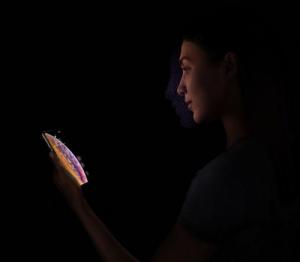 Smartfon Apple iPhone XS 4/64 GB Złoty (Refurbished) (MT8L2LL/A_RM) 9