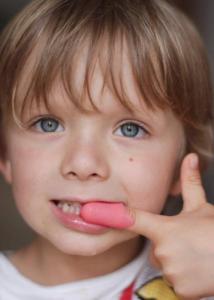 IKO IKO KIDS Kieszonkowa szczoteczka do zębów truskawkowa one size 4