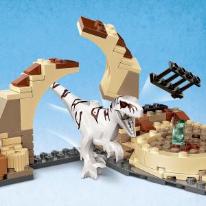 LEGO Jurassic World Atrociraptor: pościg na motocyklu (76945) 3