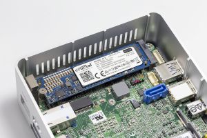 Dysk SSD Crucial 525 GB M.2 2280SS SATA III (CT525MX300SSD4) 5