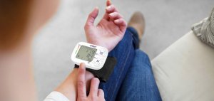 Ciśnieniomierz iHealth Start by iHealth W pełni automatyczny ciśnieniomierz na nadgarstek 3