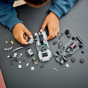 LEGO Speed Champions Mercedes-AMG F1 W12 E Performance i Mercedes-AMG ONE (76909) 6