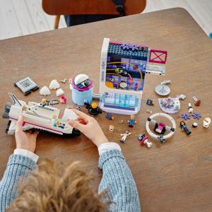 LEGO Friends Kosmiczna akademia Olivii (41713) 8
