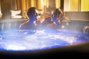 Jacuzzi ogrodowe Bestway Lay-Z-Spa Santorini HydroJet Pro 216 cm x 80 cm (60075) 19