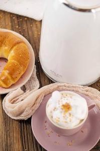 Czajnik Adler AD 1341 Biały 9