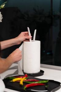 Vialli Design Stojak na ręczniki papierowe biało-czarny Livio 28388 5