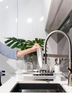 Vialli Design Ociekacz na naczynia SOHO biały 8463 11