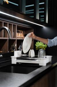 Vialli Design Ociekacz na naczynia SOHO biały 8463 8