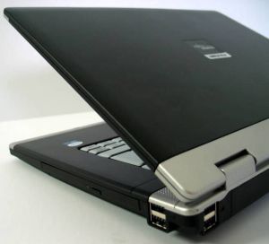 Laptop Fujitsu-Siemens Amilo Pro V3505 EM75V3505AJ5PL 3