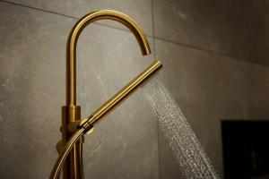 Bateria wannowa KFA Moza wolnostojące złoty (5035-510-31) 6