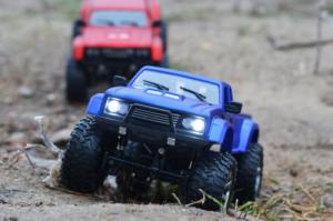 SAMOCHÓD PRZEPRAWOWY RC PICKUP AUTO 4x4 TERENOWY 2