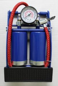 Carcommerce POMPKA NOŻNA DWUTŁOKOWA Z MANOMETREM 2