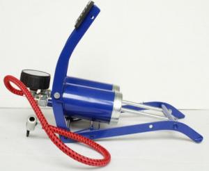 Carcommerce POMPKA NOŻNA DWUTŁOKOWA Z MANOMETREM 3