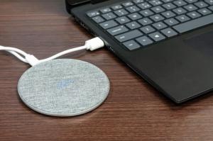 Ładowarka Montis Qi Fast Charging Pad Indukcyjna 1.1 A (MT007) 8