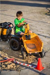 Falk FALK Traktor Case IH Backhoe Pomarańczowy z Przyczepką Ruchoma Łyżka od 3 Lat 5