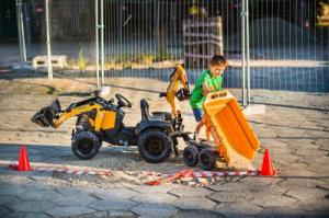 Falk FALK Traktor Case IH Backhoe Pomarańczowy z Przyczepką Ruchoma Łyżka od 3 Lat 6