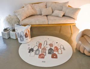 Gugu the hero Mata kauczukowa Scandi Town Circle 3