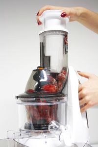 Wyciskarka wolnoobrotowa Caso SJW400 2