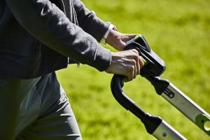 Kosiarka akumulatorowa Greenworks 60V silnik bezszczotkowy, 51 cm  zestaw, ładowarka + 1 akumulator 4Ah (GD60LM51SPK4) 3