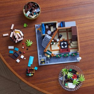 LEGO Creator Expert Hotel butikowy (10297) 4