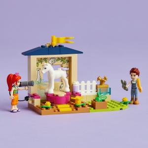 LEGO Friends Kąpiel dla kucyków w stajni (41696) 9
