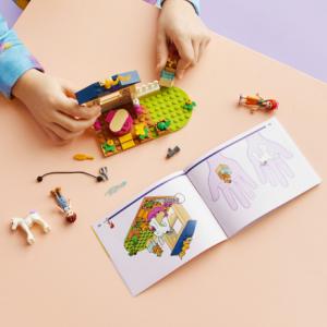 LEGO Friends Kąpiel dla kucyków w stajni (41696) 8