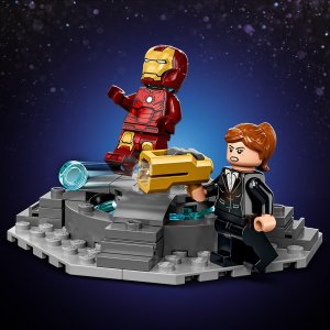 LEGO Marvel Zbrojownia Iron Mana (76216) 11