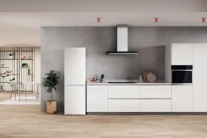 Lodówka Whirlpool W7X 81I W 4