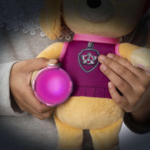 Spin Master Psi Patrol Skye maskotka z świecącą latarką 29 cm 5