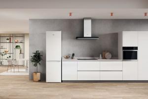 Lodówka Whirlpool W7X 93A W 4