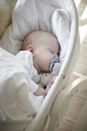 Baby Dan Angel 3w1: łóżeczko, leżaczek i krzesełko 6