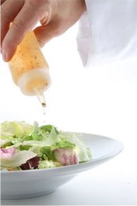 Hendi DYSPENSER DO ZIMNYCH SOSÓW 0,70L CZERWONY 557914 2