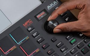 Akai AKAI MPC STUDIO - Kontroler z oprogramowaniem tworzący kompletną stację roboczą typu MPC 4
