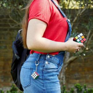 Spin Master Kostka Rubika 3x3 oraz brelok. Zestaw Rubik's Classic 6064011 5