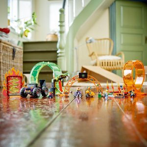 LEGO City Kaskaderska arena z dwoma pętlami (60339) 4