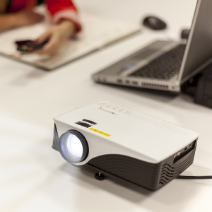 Projektor Forever MLP-100 LED 800 x 600px 1200 lm 3LCD 4