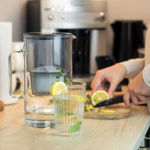 Dzbanek filtrujący Wessper Aquamax Crystalline czarny + 1 wkład 4