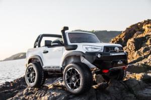 Lean Cars Auto na Akumulator Toyota Hilux Biały 7