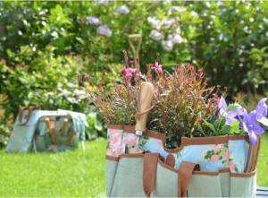 Esschert Design Esschert Design Stołek na narzędzia ogrodnicze, nadruk w róże 5