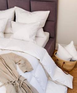 AMZ Poduszka 40 x 60 Natural* Classic Pierze Krem 2