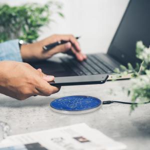 Ładowarka Babaco Baby Yoda 023 Indukcyjna 2 A (SWCHWBYODA007) 9