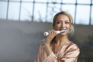 Szczoteczka Philips Szczoteczka soniczna Sonicare DiamondClean biało-złota HX9312/04 4