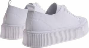 Pantofelek24 Białe sznurowane trampki na platformie /F9-3 12270 S396/ 38 9