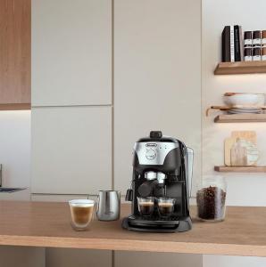 Ekspres ciśnieniowy DeLonghi Standard EC 221.B 3