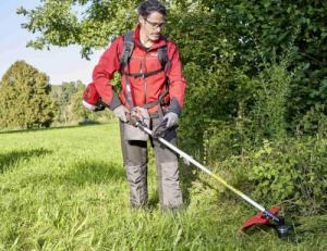 Solo by AL-KO Wielofunkcyjne urządzenie spalinowe Solo by AL-KO 130 MT: kosa spalinowa + nożyce do żywopłotu + okrzesywarka do gałęzi + przedłużka + tarcza 3T + nóż mulczujący + szelki 17
