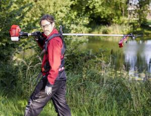 Solo by AL-KO Wielofunkcyjne urządzenie spalinowe Solo by AL-KO 130 MT: kosa spalinowa + nożyce do żywopłotu + okrzesywarka do gałęzi + przedłużka + tarcza 3T + nóż mulczujący + szelki 2