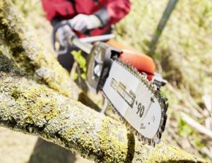 Solo by AL-KO Wielofunkcyjne urządzenie spalinowe Solo by AL-KO 130 MT: kosa spalinowa + nożyce do żywopłotu + okrzesywarka do gałęzi + przedłużka + tarcza 3T + nóż mulczujący + szelki 7