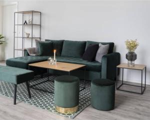 House Nordic House Nordic Stolik boczny Avery, kolor dębu i czarny 6